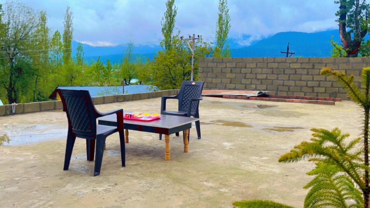 Everest Guest House Gulmarg Exteriér fotografie